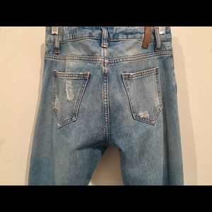Zara Mid Rise / Loose Fit Denim / Medium Wash
